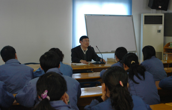 上上集團(tuán)特邀《常州日?qǐng)?bào)》溧陽(yáng)站站長(zhǎng)李金堂來(lái)公司授課