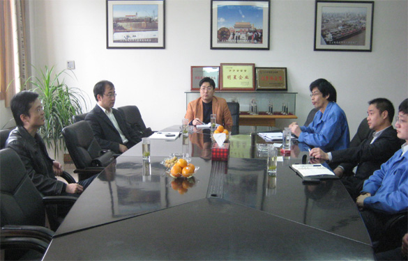 溧陽(yáng)市委、常委組織部部長(zhǎng)楊琪來(lái)江蘇上上電纜集團(tuán)慰問(wèn)科技人才